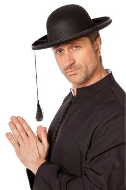 Pastoors Hoedje, Rood Of Zwart